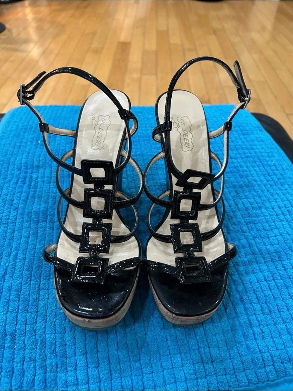 Oh…DEER!  Women’s Black Patent Platform Heels, size 7